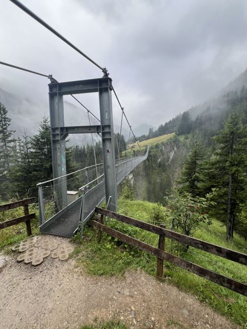 Die Holzgauer Hängebrücke