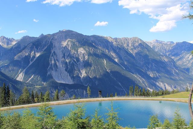 Speicherteich am Venet mit Blick über das Inntal